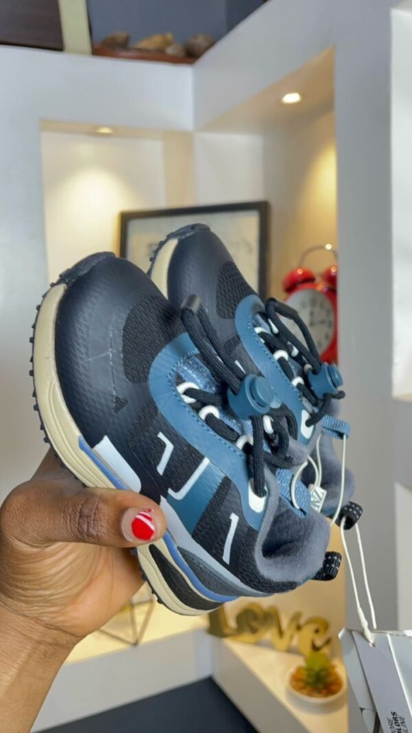 Boy shoes