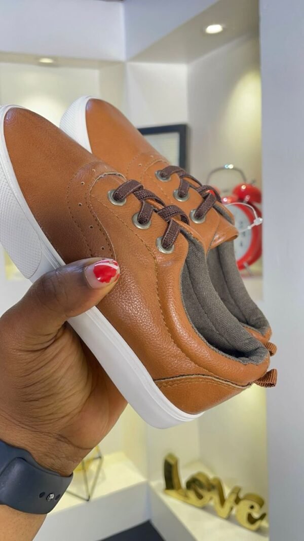 Boy shoes