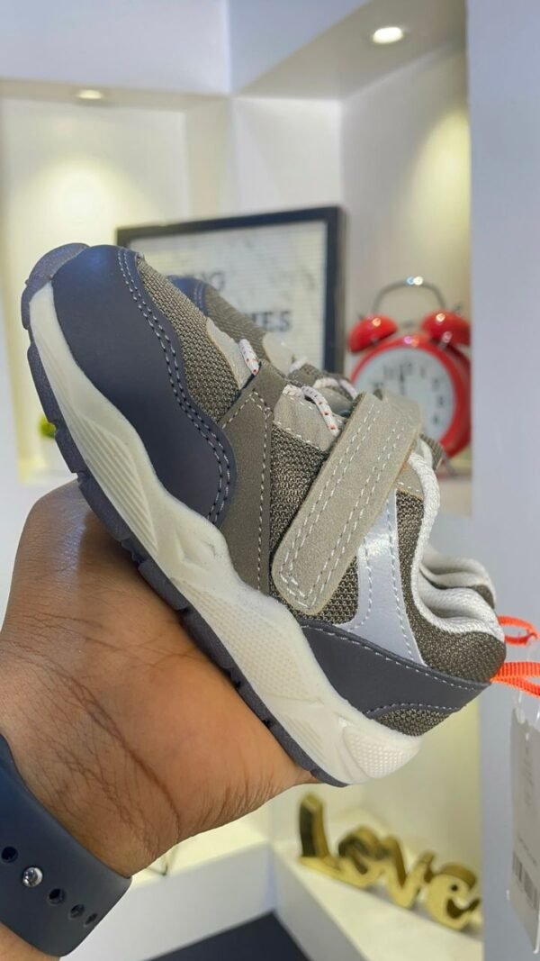 Boy shoes
